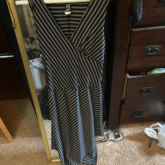 Black and white asymmetrical dress. Shows off curves! - Picture 1 of 2